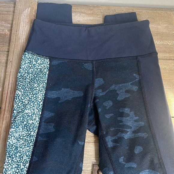 Women’s Lululemon Athletica Camo Pattern Leggings - Picture 4 of 5